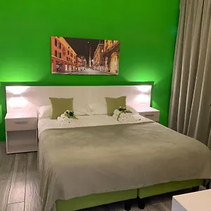 Affittacamere Mary's Tower Con Tre Con Bagno Privato, Bologna